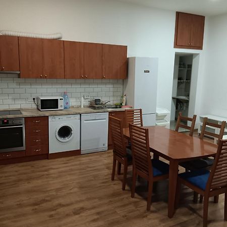 Big Cozy - Skyfall Apartment 3 Bdrm 6 Beds 1&Half Baths 부다페스트 외부 사진